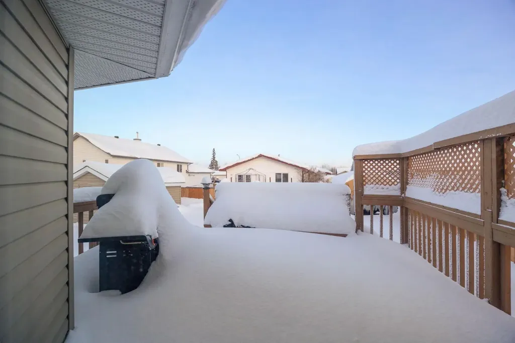 224 Shetland Garden Fort Mcmurray AB T9H5M5