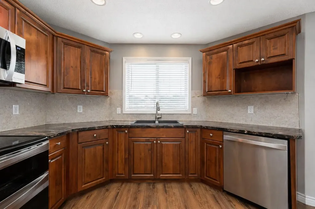 224 Shetland Garden Fort Mcmurray AB T9H5M5