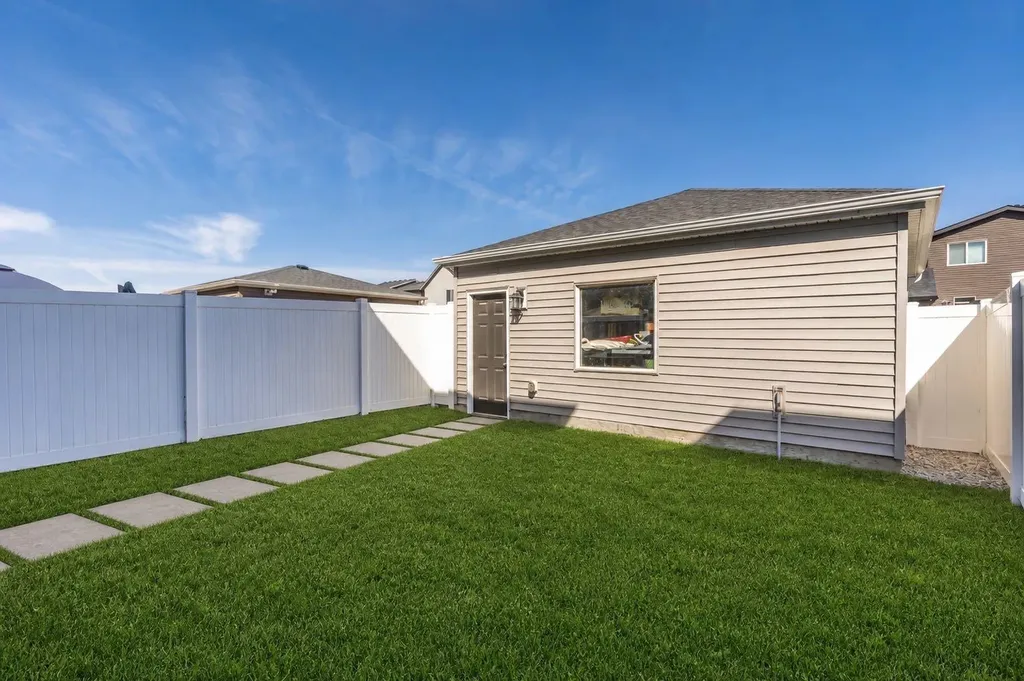 144 Wolf Willow Boulevard SE Calgary AB T2X 1T8