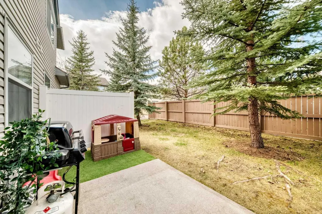 103 Everstone Place SW Calgary AB T2Y 4H7