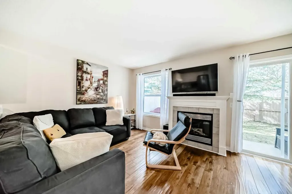 103 Everstone Place SW Calgary AB T2Y 4H7