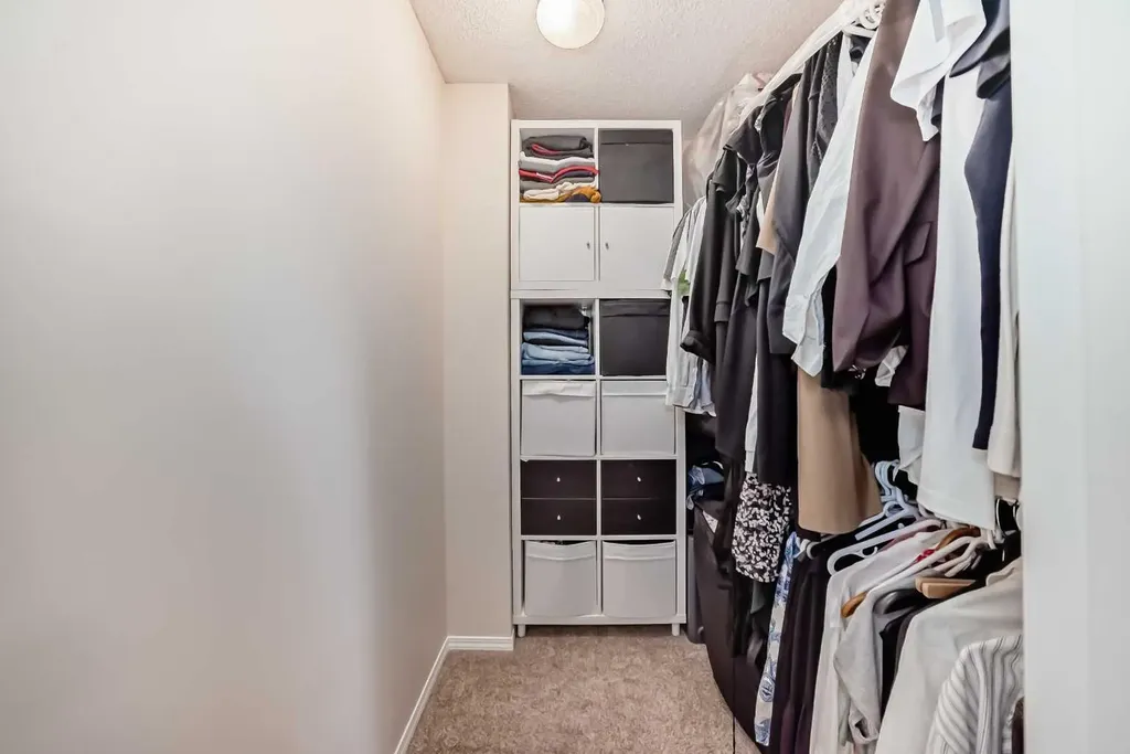 103 Everstone Place SW Calgary AB T2Y 4H7