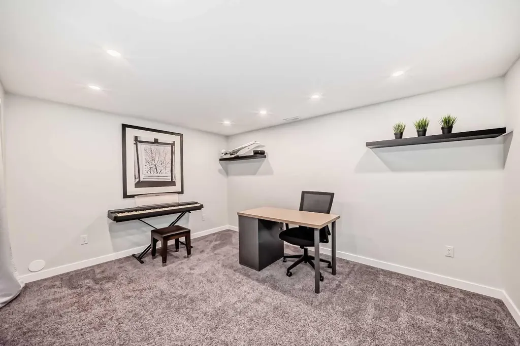 103 Everstone Place SW Calgary AB T2Y 4H7