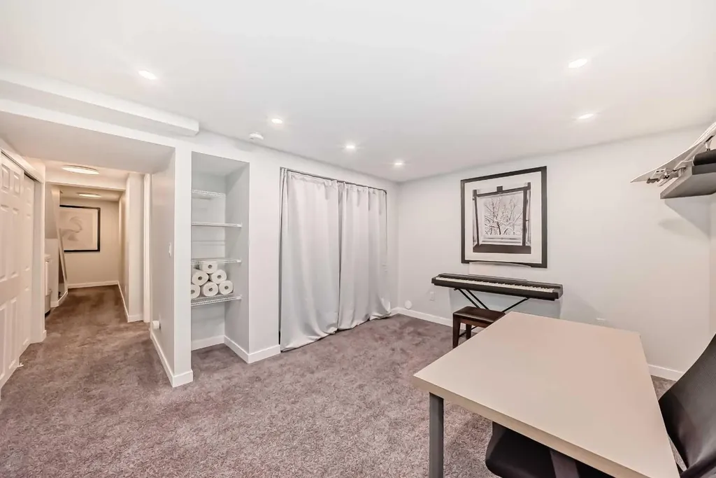103 Everstone Place SW Calgary AB T2Y 4H7