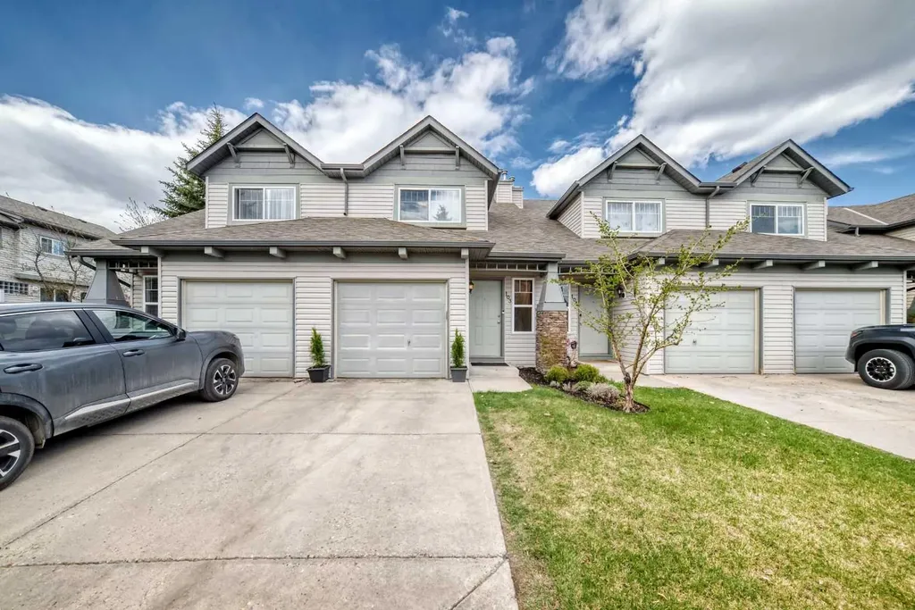 103 Everstone Place SW Calgary AB T2Y 4H7