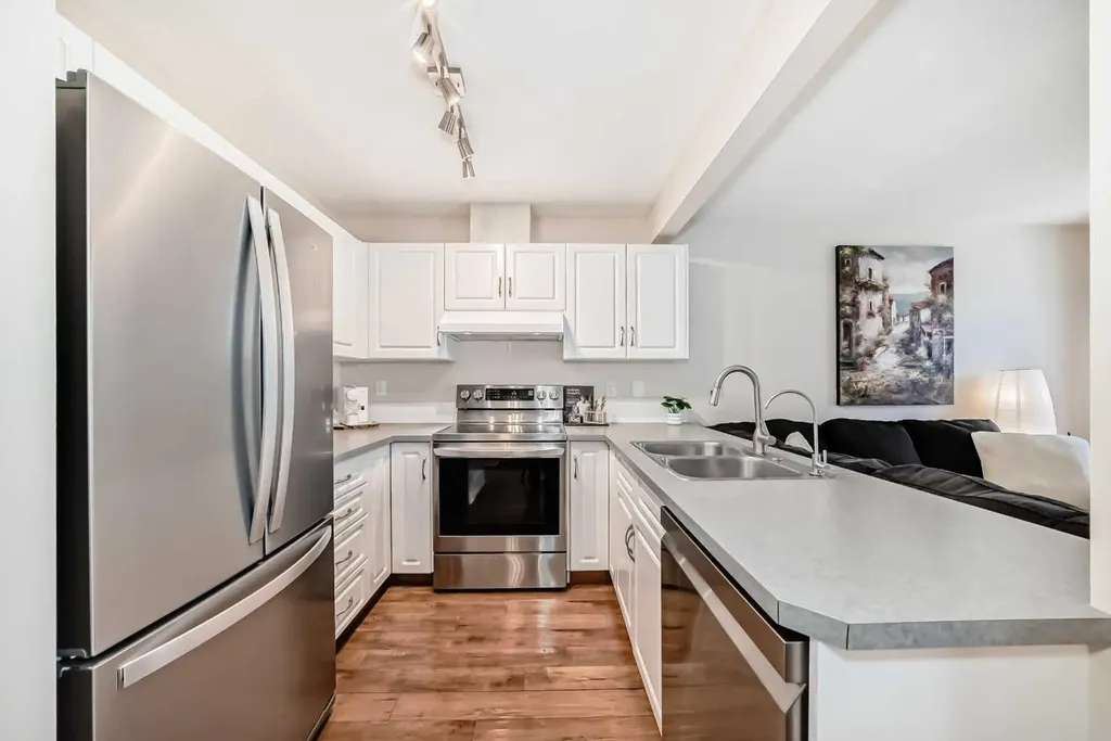 103 Everstone Place SW Calgary AB T2Y 4H7