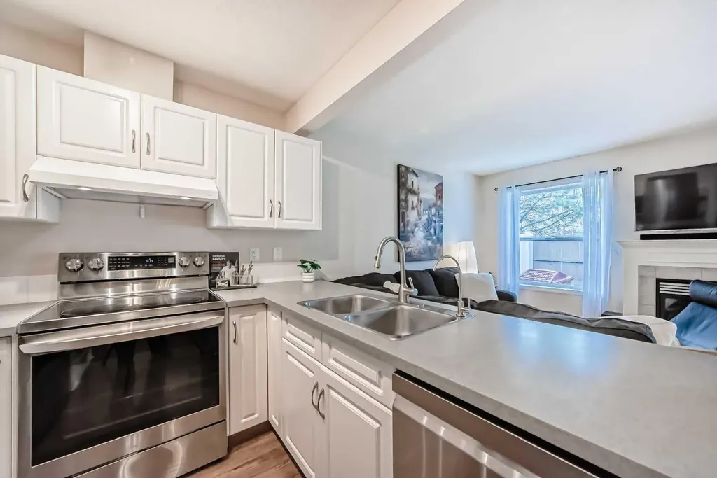 103 Everstone Place SW Calgary AB T2Y 4H7