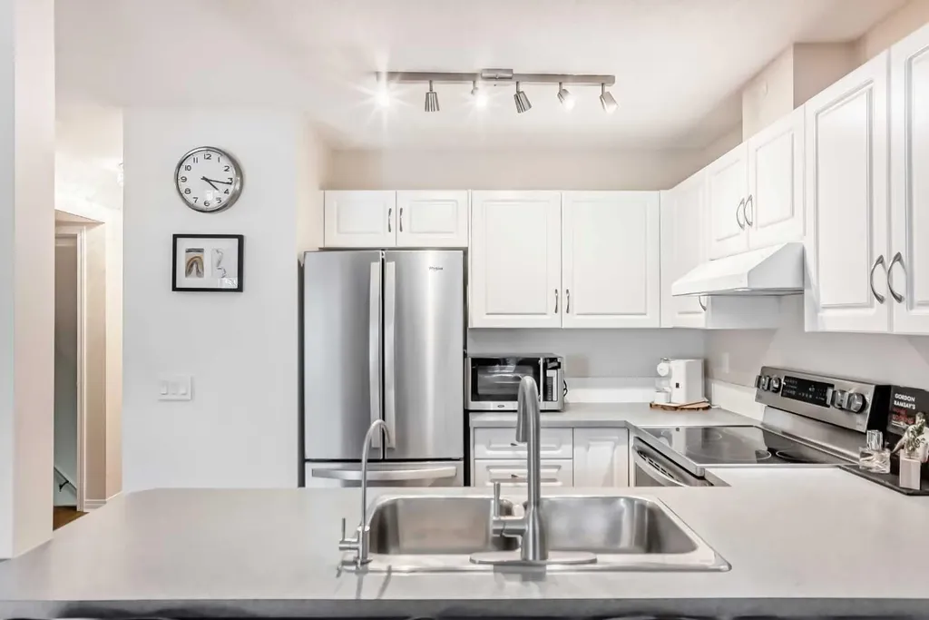 103 Everstone Place SW Calgary AB T2Y 4H7