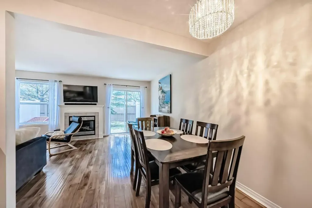 103 Everstone Place SW Calgary AB T2Y 4H7