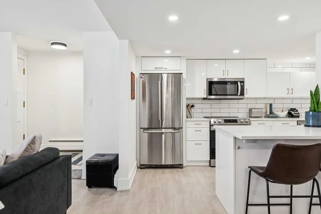 1215 Cameron Avenue SW Calgary AB T2T 0K8