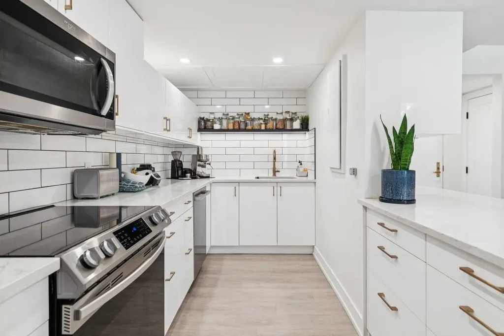 1215 Cameron Avenue SW Calgary AB T2T 0K8