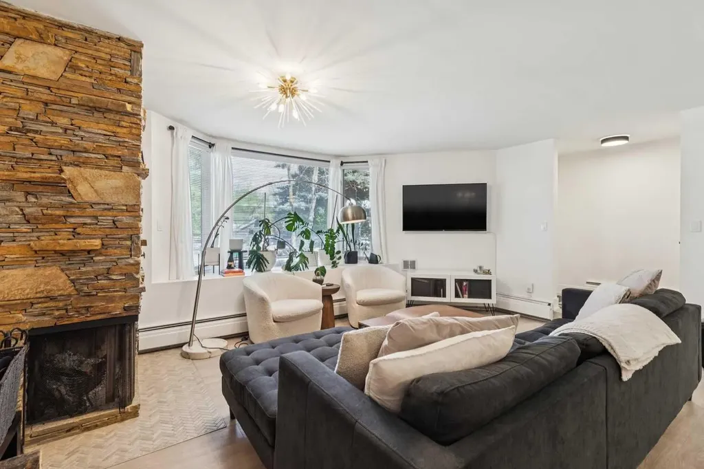 1215 Cameron Avenue SW Calgary AB T2T 0K8