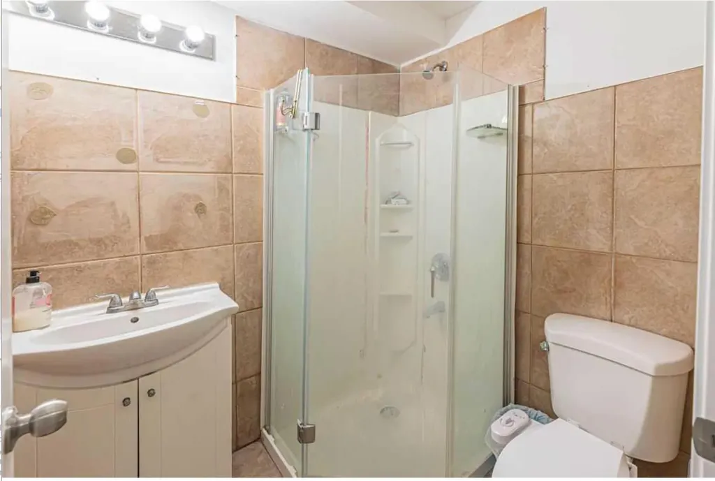111 Tarawood Lane NE Calgary AB T3J 5B9