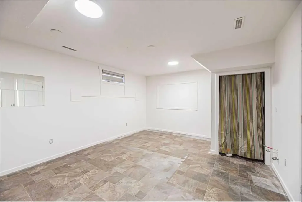 111 Tarawood Lane NE Calgary AB T3J 5B9