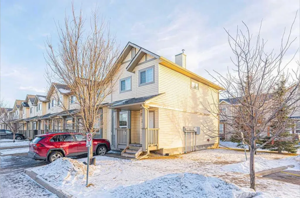 111 Tarawood Lane NE Calgary AB T3J 5B9