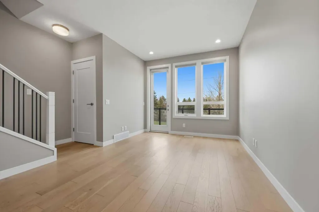 4065 32 Avenue NW Calgary AB T3B 6G6