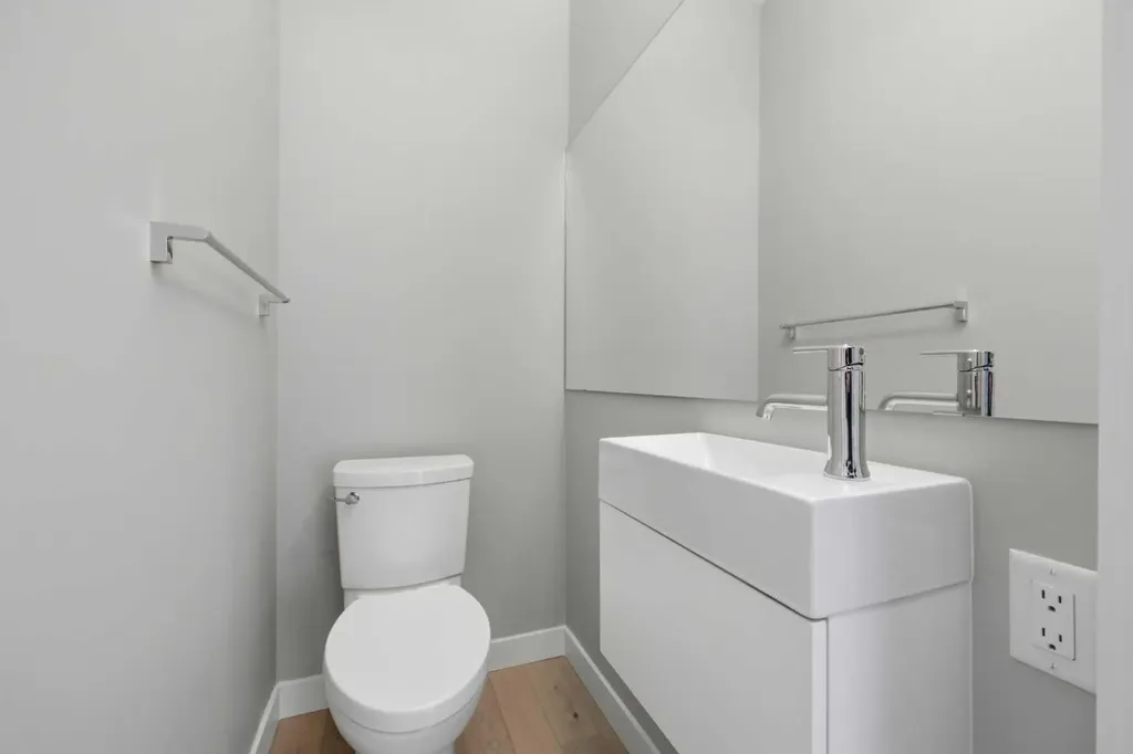 4065 32 Avenue NW Calgary AB T3B 6G6