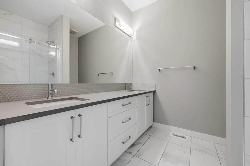 4065 32 Avenue NW Calgary AB T3B 6G6