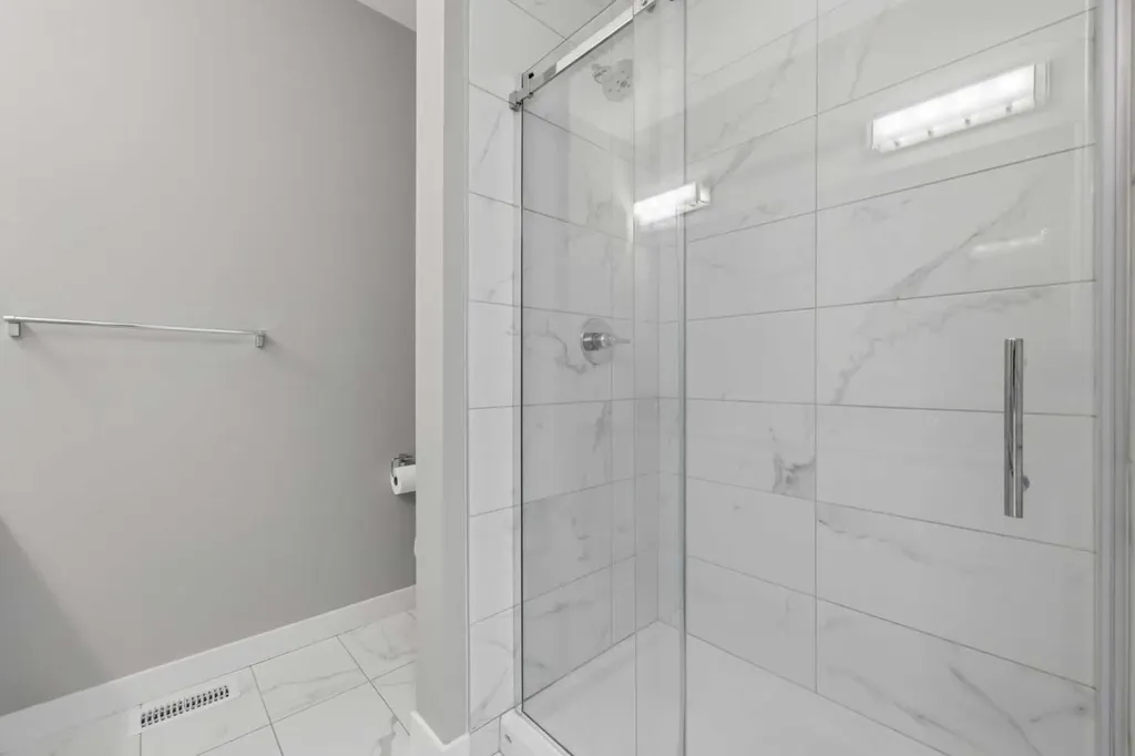 4065 32 Avenue NW Calgary AB T3B 6G6