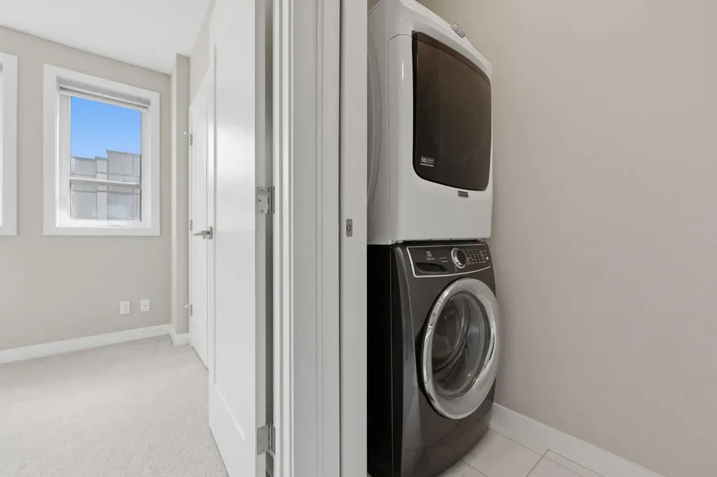 4065 32 Avenue NW Calgary AB T3B 6G6