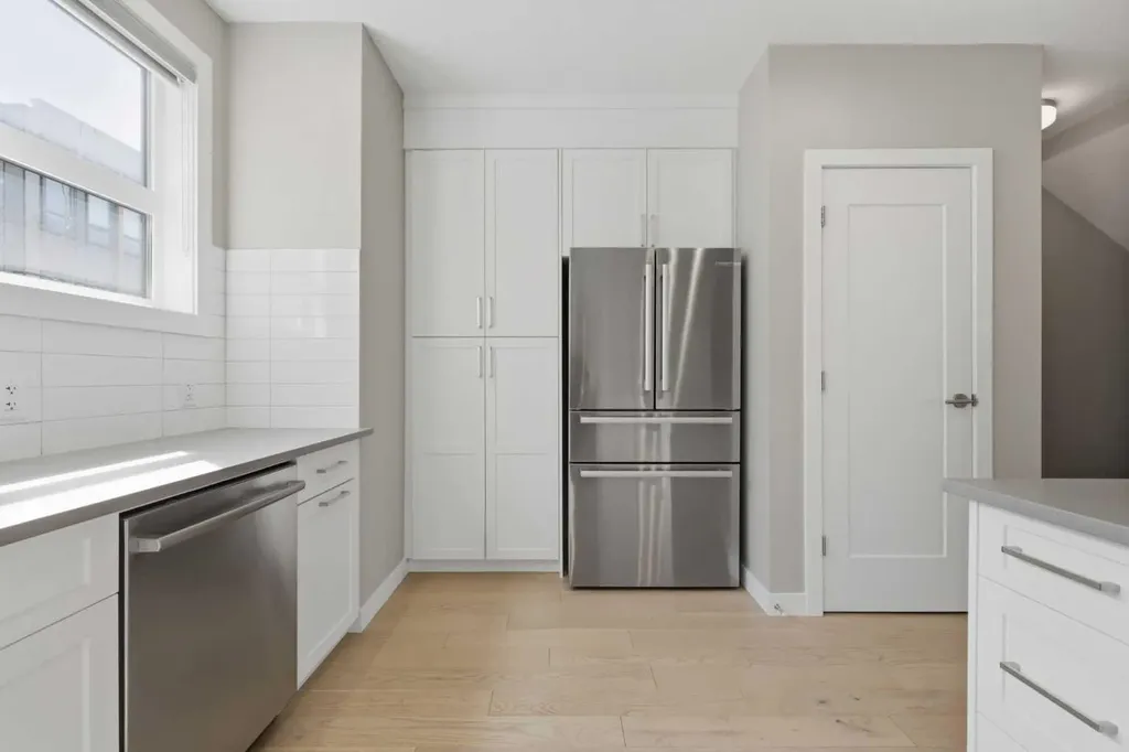 4065 32 Avenue NW Calgary AB T3B 6G6