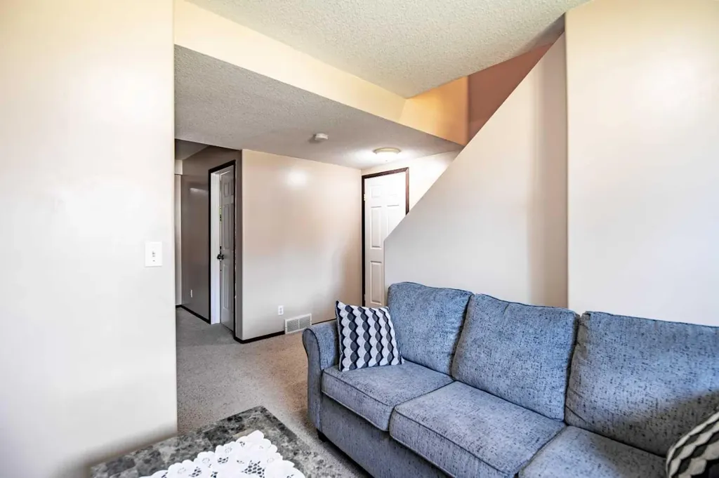 5817 60 Avenue Red Deer AB T4N 5S2