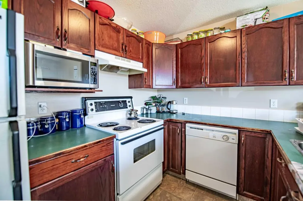 5817 60 Avenue Red Deer AB T4N 5S2
