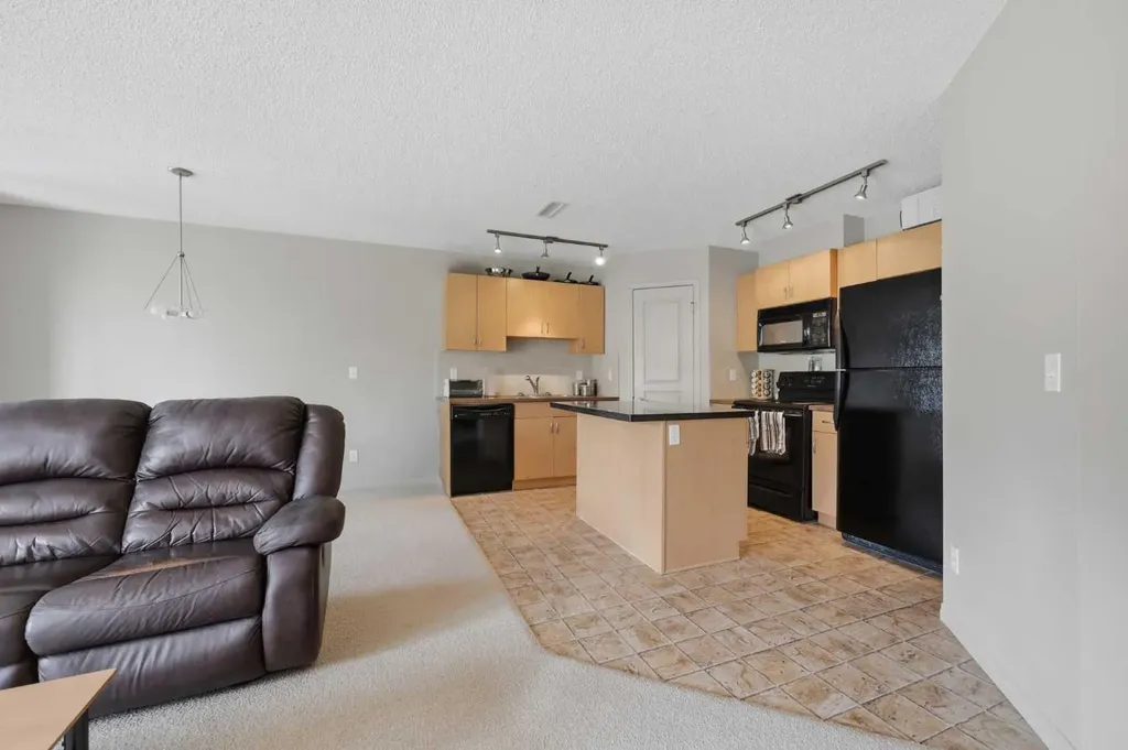 18 Auburn Bay Common SE Calgary AB T3M 0M3