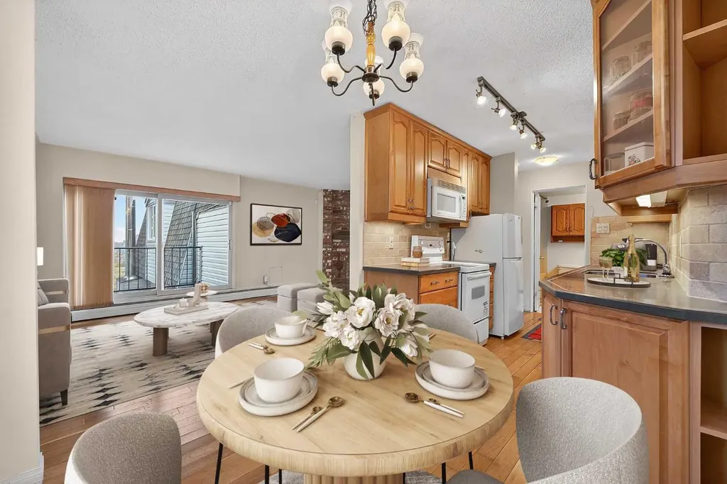 508 Cedar Crescent SW Calgary AB T3C 2Y8