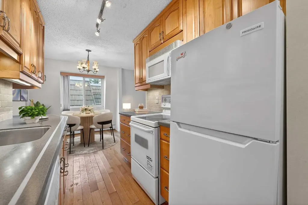 508 Cedar Crescent SW Calgary AB T3C 2Y8