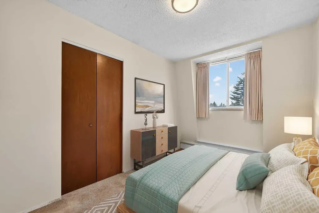 508 Cedar Crescent SW Calgary AB T3C 2Y8