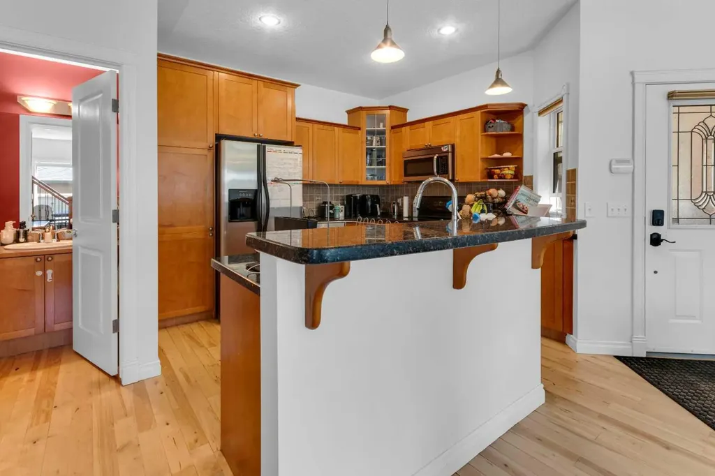 3421 5 Avenue NW Calgary AB T2N 0V5