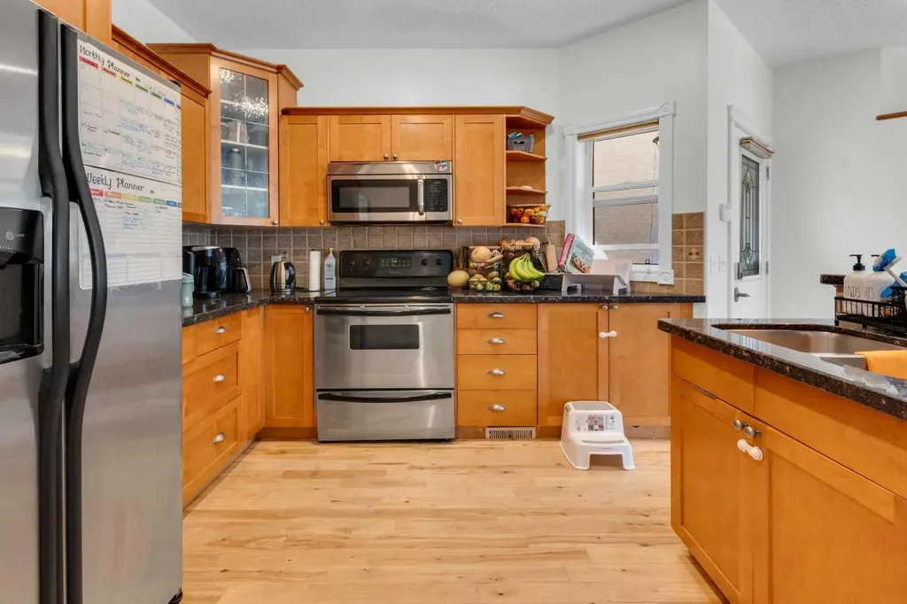 3421 5 Avenue NW Calgary AB T2N 0V5