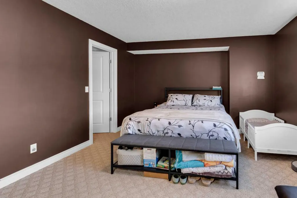 3421 5 Avenue NW Calgary AB T2N 0V5
