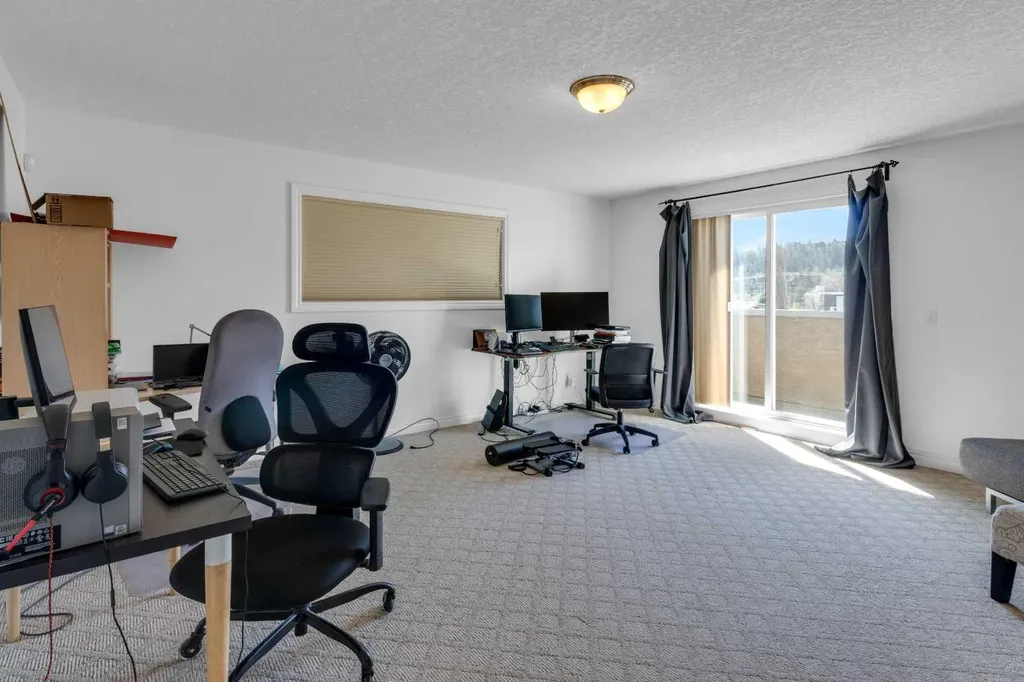 3421 5 Avenue NW Calgary AB T2N 0V5