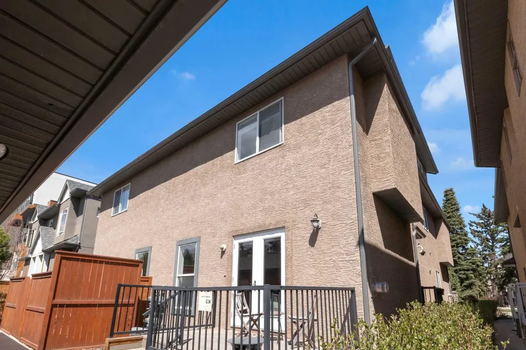 3421 5 Avenue NW Calgary AB T2N 0V5