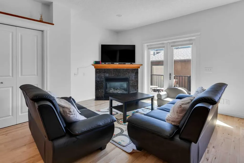 3421 5 Avenue NW Calgary AB T2N 0V5