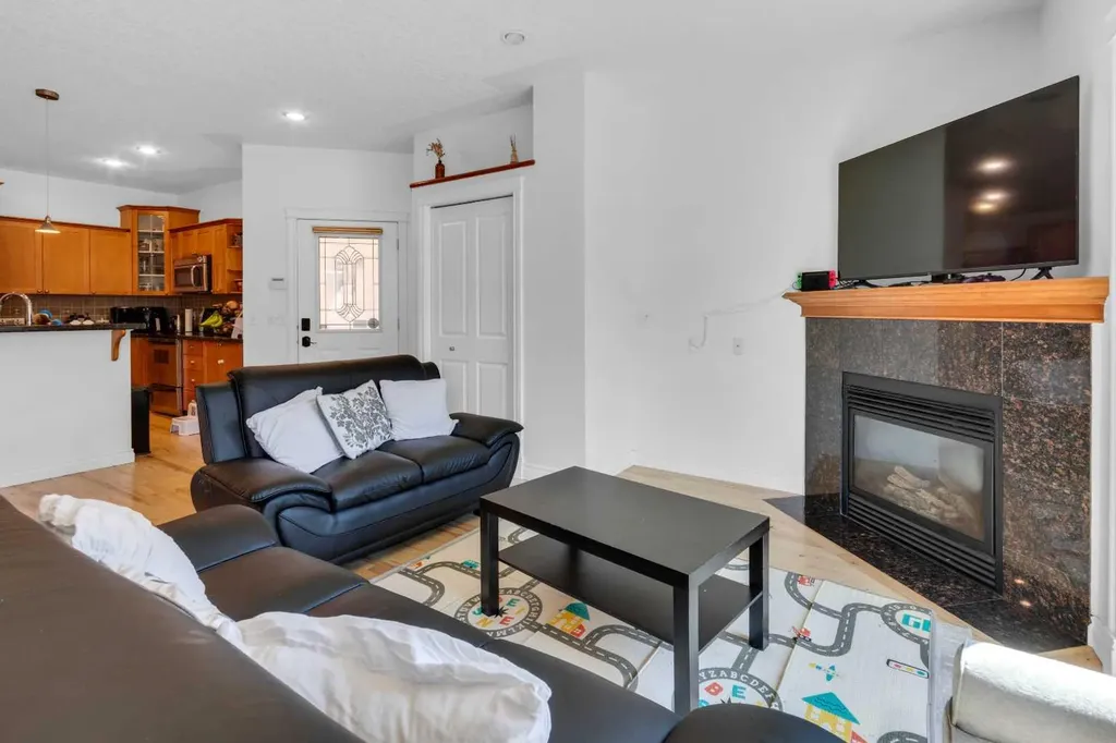 3421 5 Avenue NW Calgary AB T2N 0V5