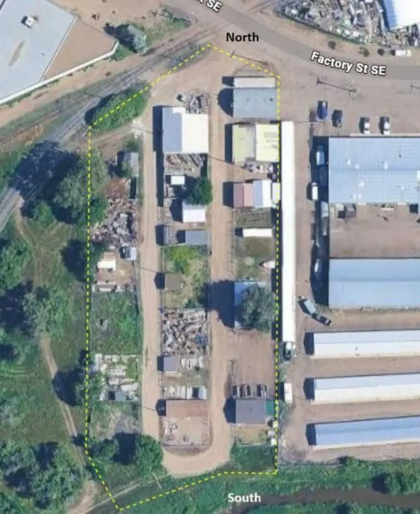 1149 Factory Street SE Medicine Hat AB T1A 8N8