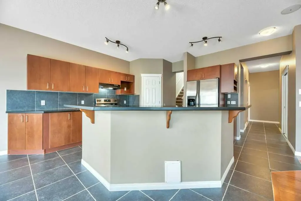 151 Everhollow Way SW Calgary AB T2Y 4R7