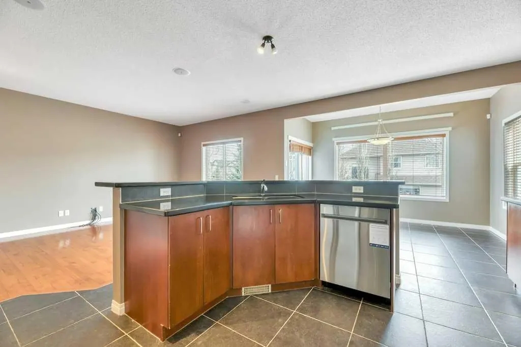 151 Everhollow Way SW Calgary AB T2Y 4R7