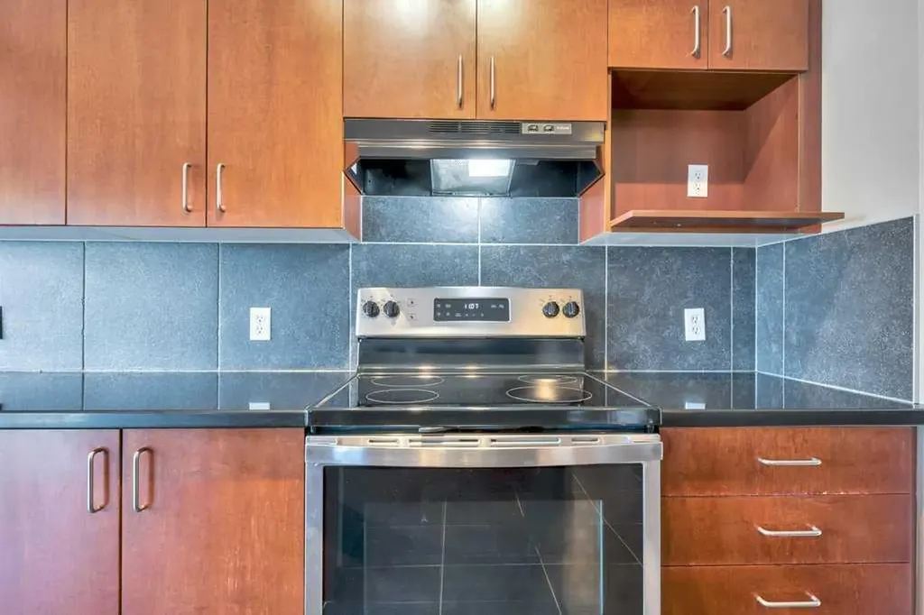 151 Everhollow Way SW Calgary AB T2Y 4R7