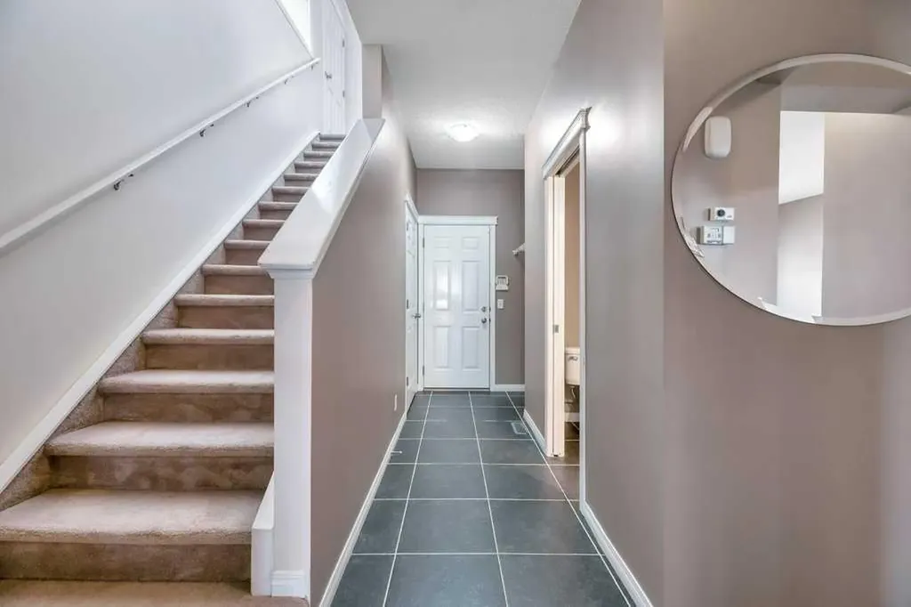 151 Everhollow Way SW Calgary AB T2Y 4R7