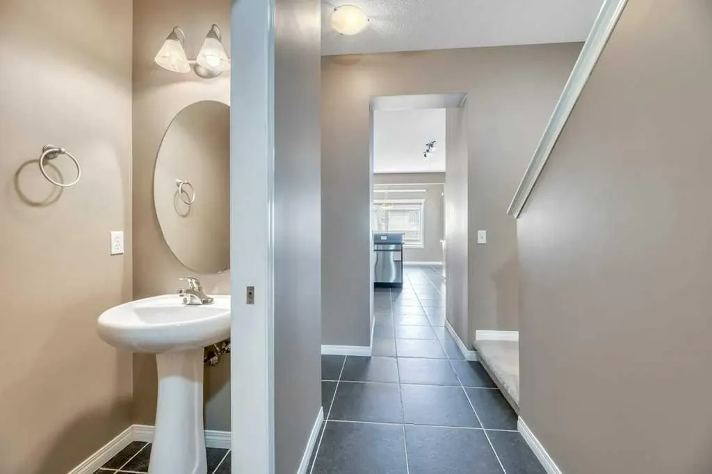 151 Everhollow Way SW Calgary AB T2Y 4R7