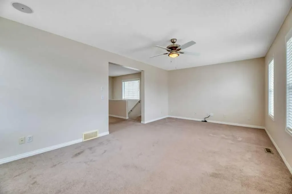 151 Everhollow Way SW Calgary AB T2Y 4R7