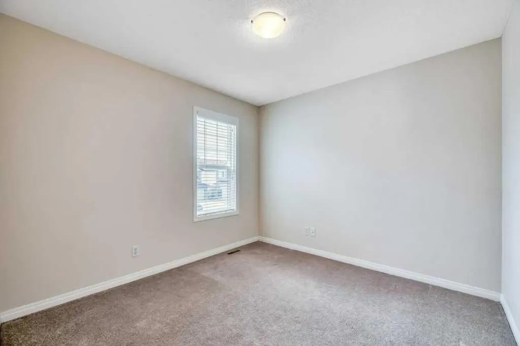 151 Everhollow Way SW Calgary AB T2Y 4R7