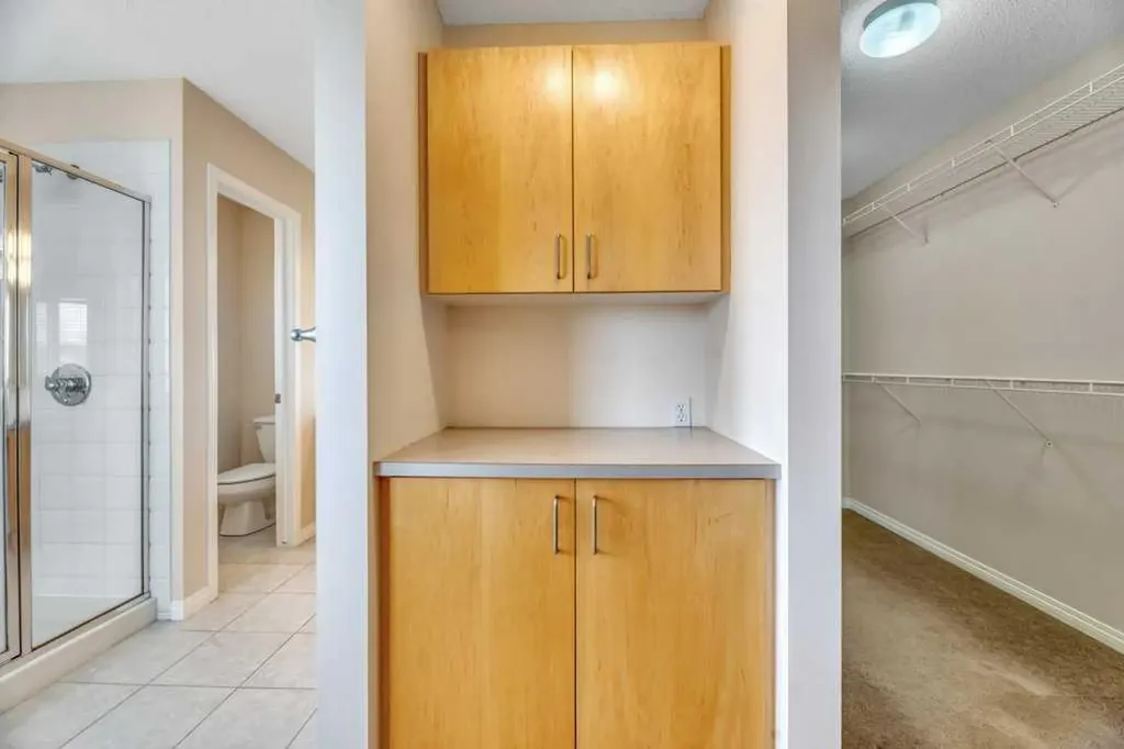 151 Everhollow Way SW Calgary AB T2Y 4R7