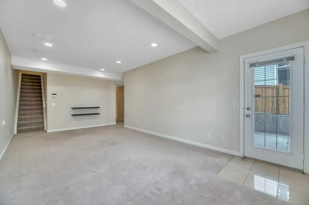 151 Everhollow Way SW Calgary AB T2Y 4R7