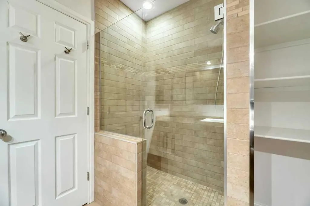 151 Everhollow Way SW Calgary AB T2Y 4R7