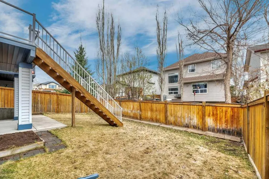 151 Everhollow Way SW Calgary AB T2Y 4R7